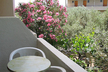 Voula Apartments Aegina Exterior photo
